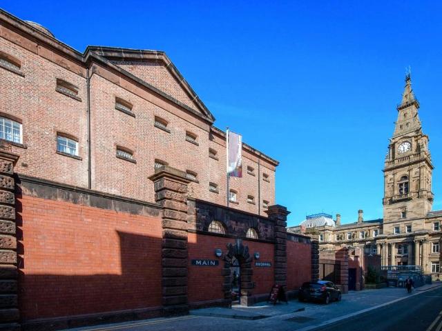 Flat for sale in Calderstones