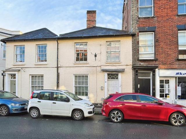 Flat for sale in Wyndham Park, Salisbury