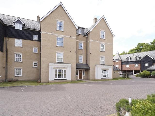 Flat for sale in Chedburgh, Suffolk