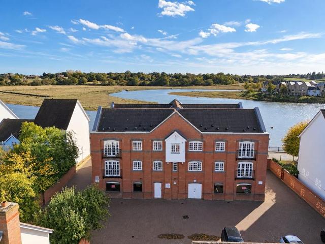 Flat for sale in Wivenhoe, Colchester