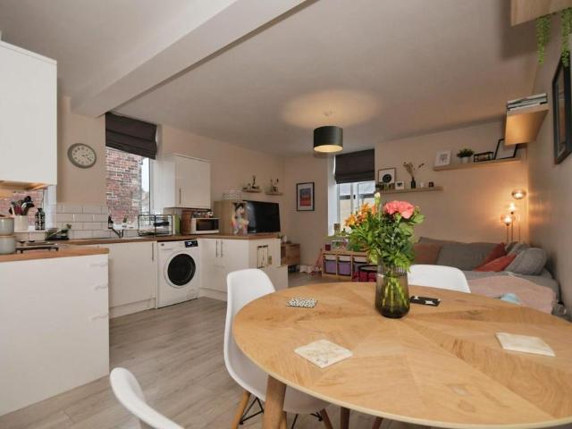 Flat for sale in Hillsborough, South Yorkshire