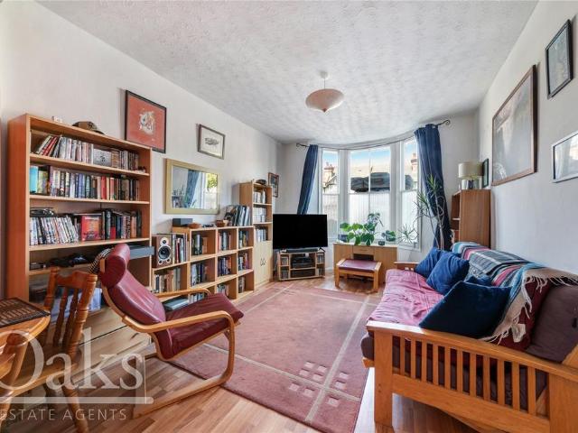 Flat for sale in London Borough of Croydon, Addiscombe