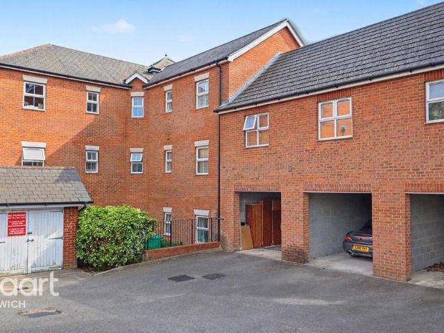Flat for sale in California, Key Street