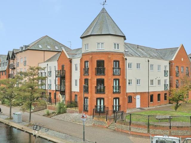Flat for sale in Lakenham, Norwich