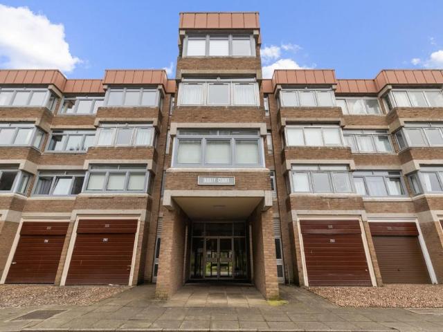 Flat for sale in Langside, Scotland