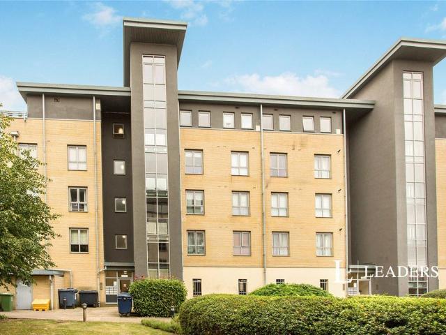 Flat for sale in Arbury, Cambridgeshire