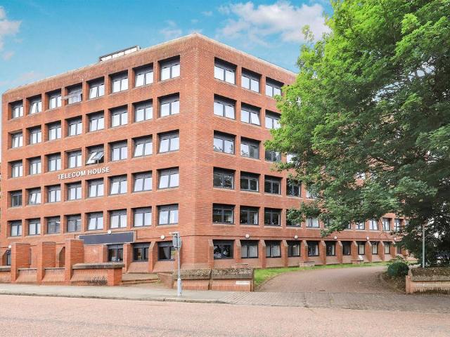 Flat for sale in Goldthorn Hill, West Midlands