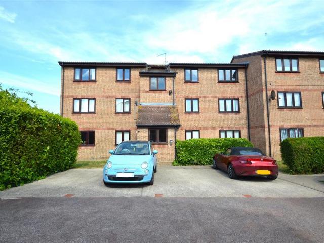 Flat for sale in Stroud Green, Barling