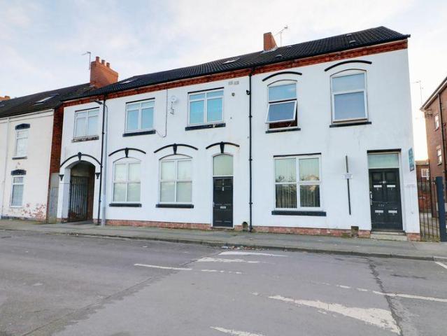 Flat for sale in Drypool, Hull