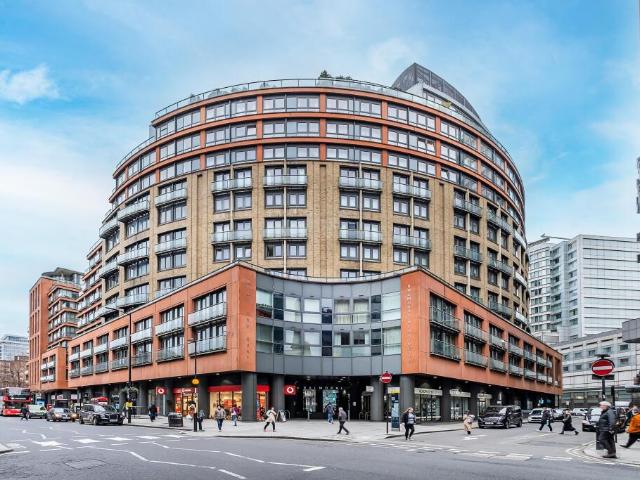 Flat for sale in Paddington, Greater London