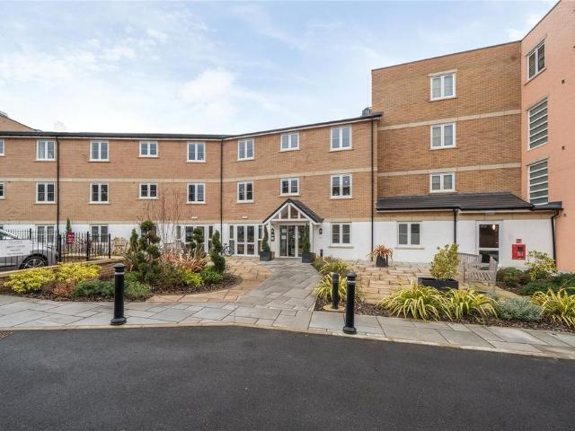 Flat for sale in Chedburgh, Suffolk