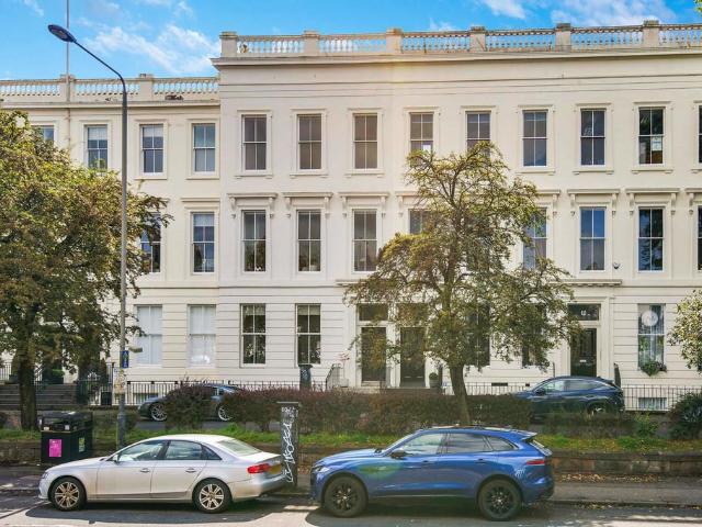 Flat for sale in Sandyford, Scotland