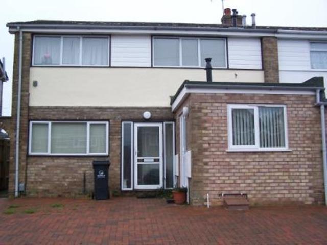 Flat for sale in Deer Park, Black Bourton