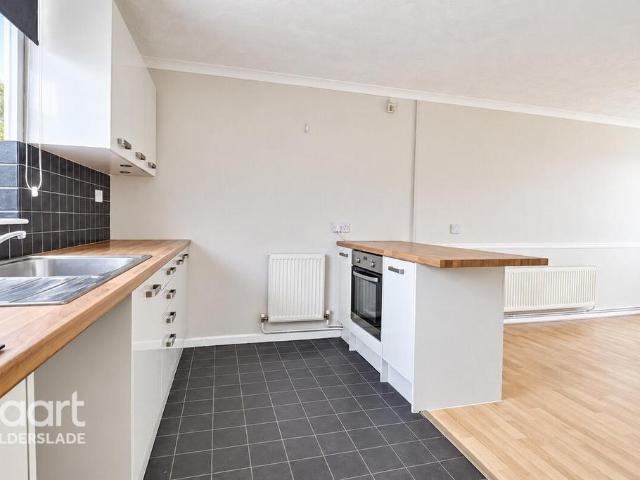 Flat for sale in Wayfield, Chatham