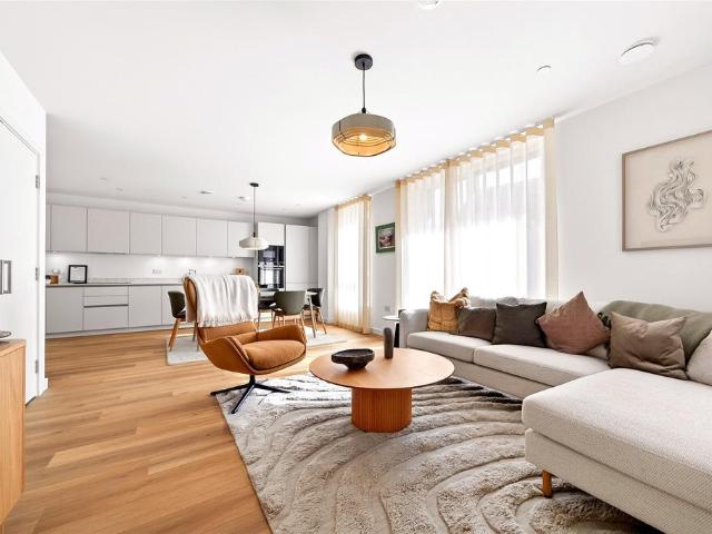 Flat for sale in St Andrews, Scotland