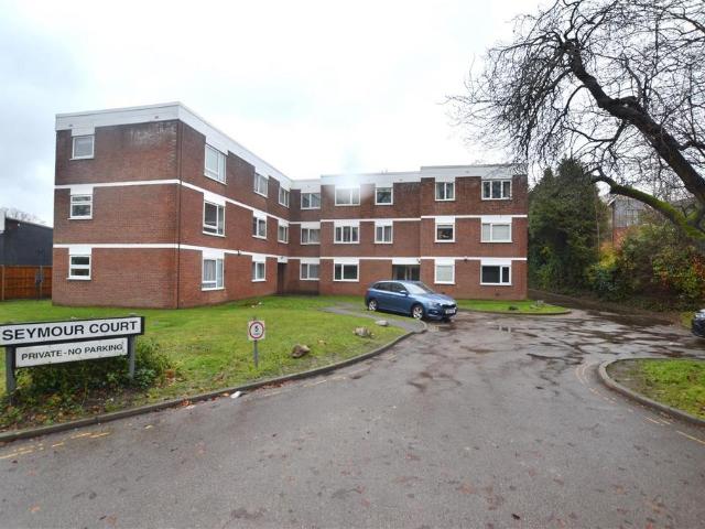 Flat for sale in Fleet, Hart