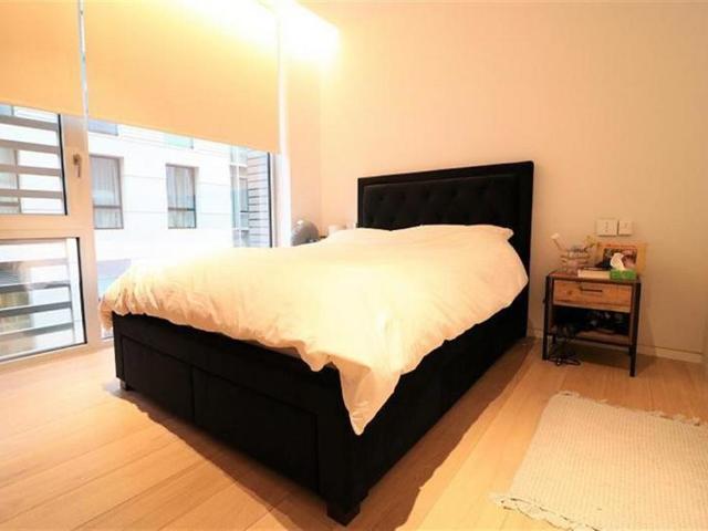 Flat for sale in West Smithfield, Lyons