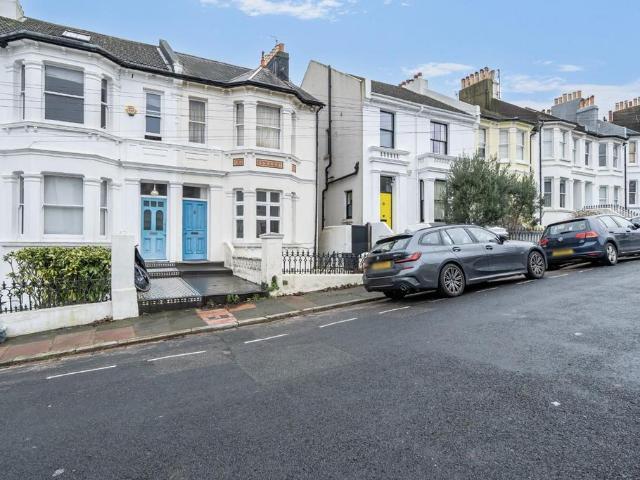 Flat for sale in Round Hill, Brighton & Hove