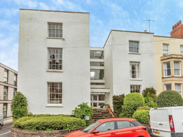 Flat for sale in Clifton Village, Feckenham