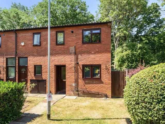 Flat for sale in Northwood, Greater London
