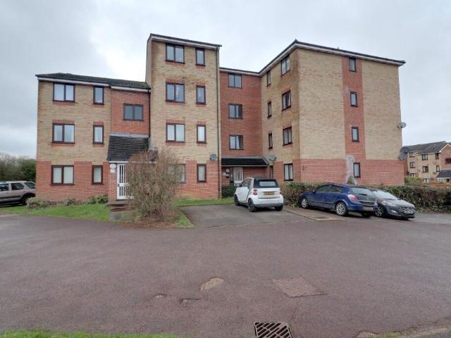 Flat for sale in Fishers Green, Shephall