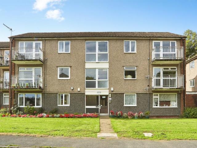 Flat for sale in Shipley, Bradford