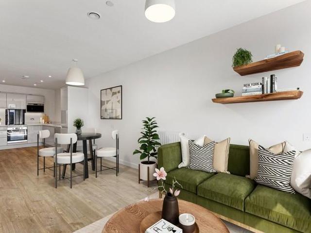 Flat for sale in London Borough of Hounslow, Cat Hill