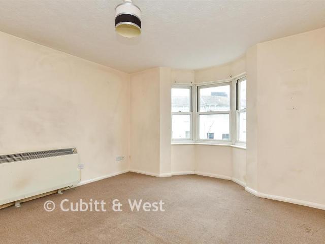 Flat for sale in Round Hill, Brighton & Hove