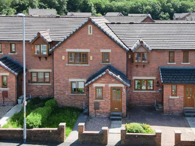 Flat for sale in Burnedge, Greater Manchester
