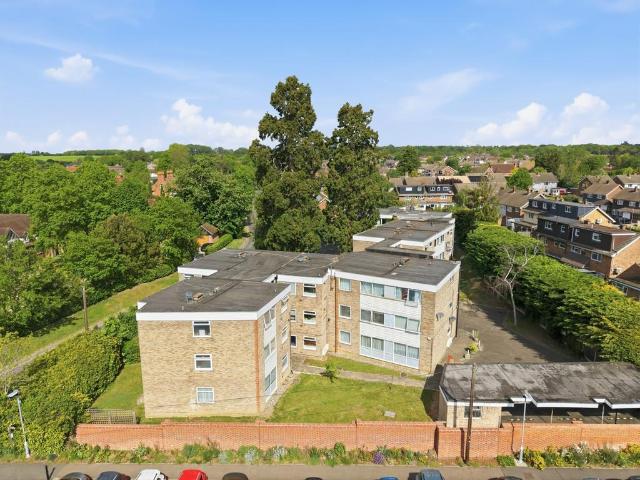 Flat for sale in Ingatestone and Fryerning, Navestock Side