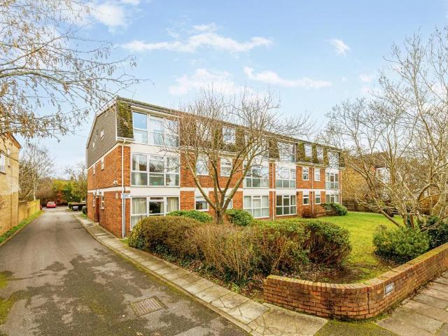Flat for sale in London Borough of Ealing, Hanwell