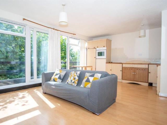 Flat for sale in Nailsea, North Somerset