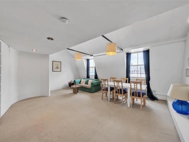 Flat for sale in Maida Vale, Greater London