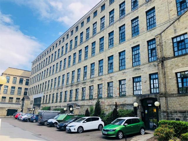Flat for sale in Baildon, West Yorkshire