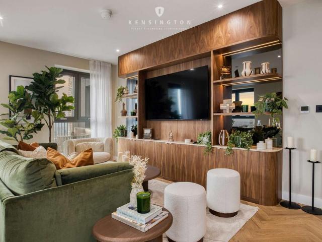 Flat for sale in Woodberry Down, Stamford Hill