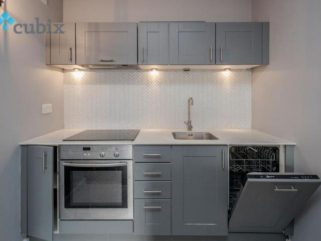 Flat for sale in London Borough of Lewisham, Deptford