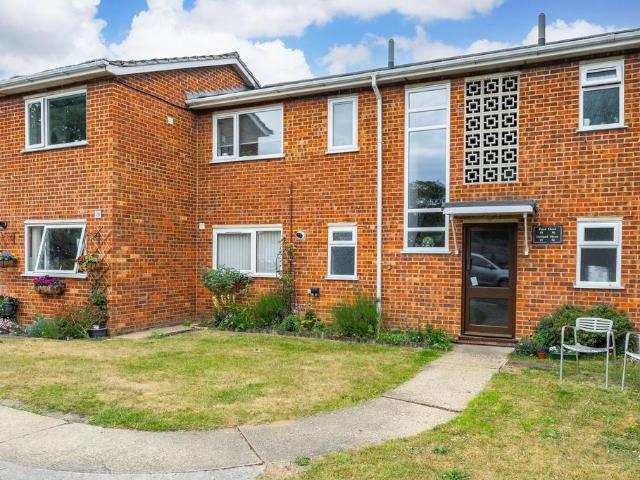 Flat for sale in Crostwick, Norfolk