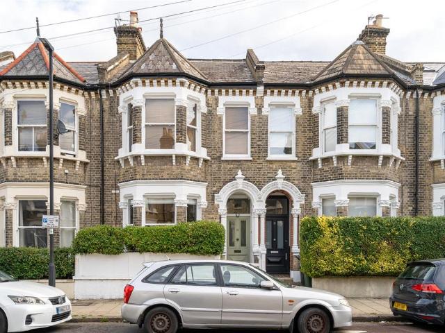 Flat for sale in London Borough of Lambeth, Greater London