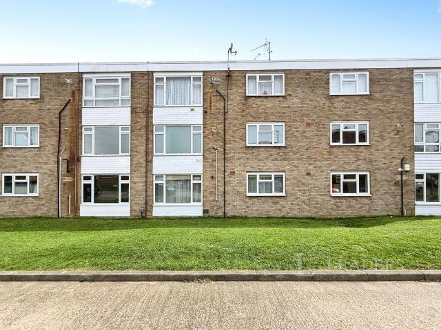 Flat for sale in Westmill, King's Walden