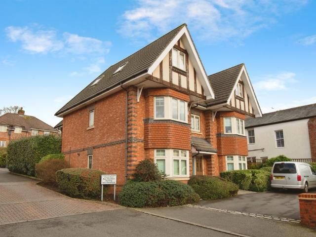 Flat for sale in Castlefield, Cressex