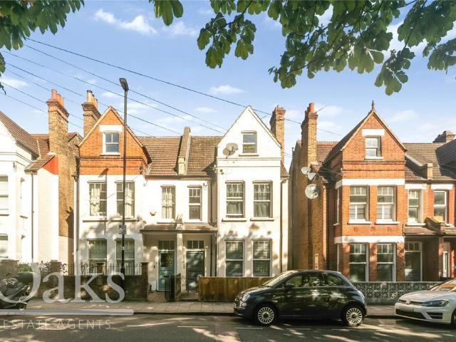 Flat for sale in West Norwood, Greater London