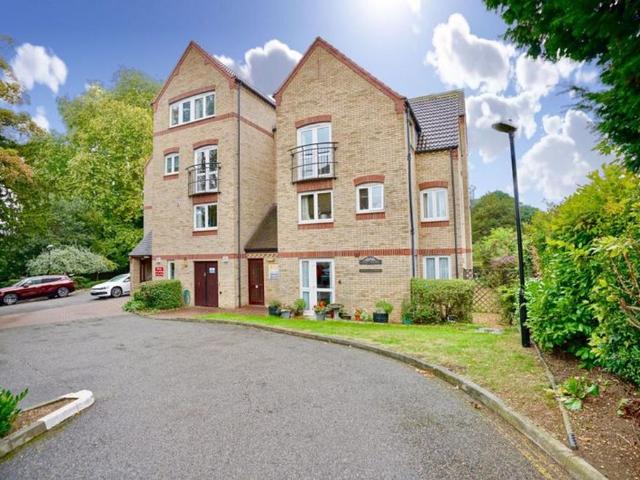 Flat for sale in Huntingdon