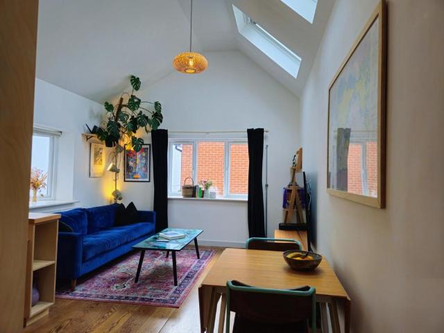 Flat for sale in London Borough of Lewisham, Ladywell