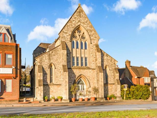 Flat for sale in Row Town, Surrey