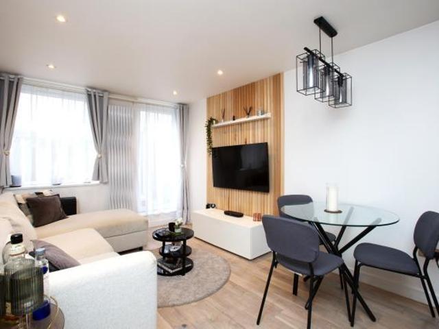 Flat for sale in South Hampstead, Greater London