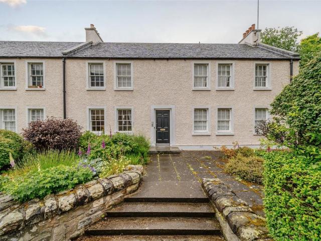Flat for sale in Southside, Scotland