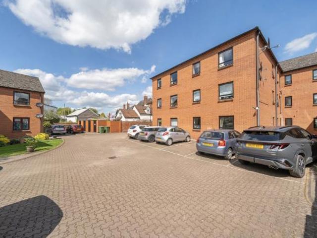 Flat for sale in Sandpits