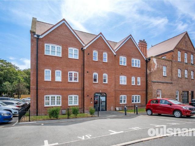 Flat for sale in Stirchley, West Midlands