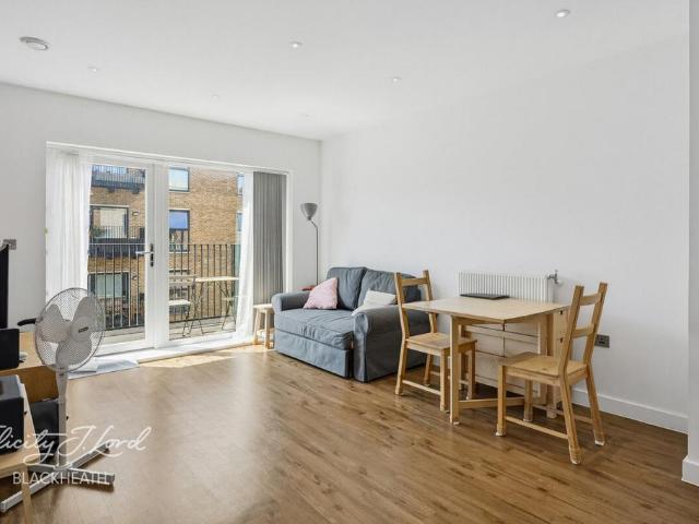 Flat for sale in Greater London