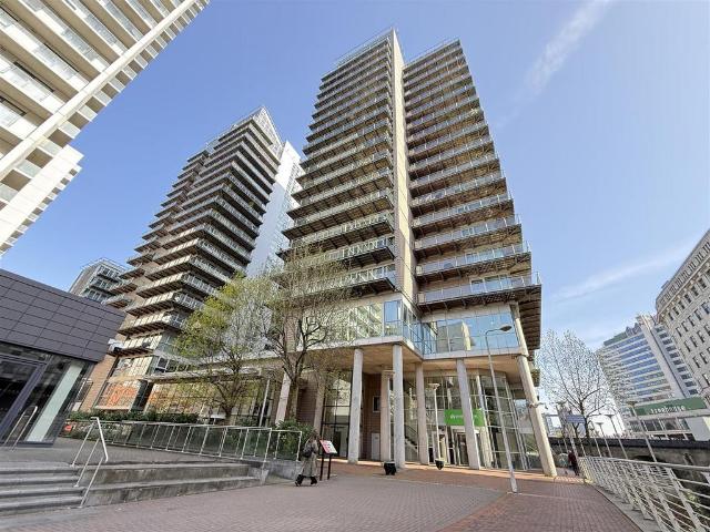 Flat for sale in City Centre, Salford